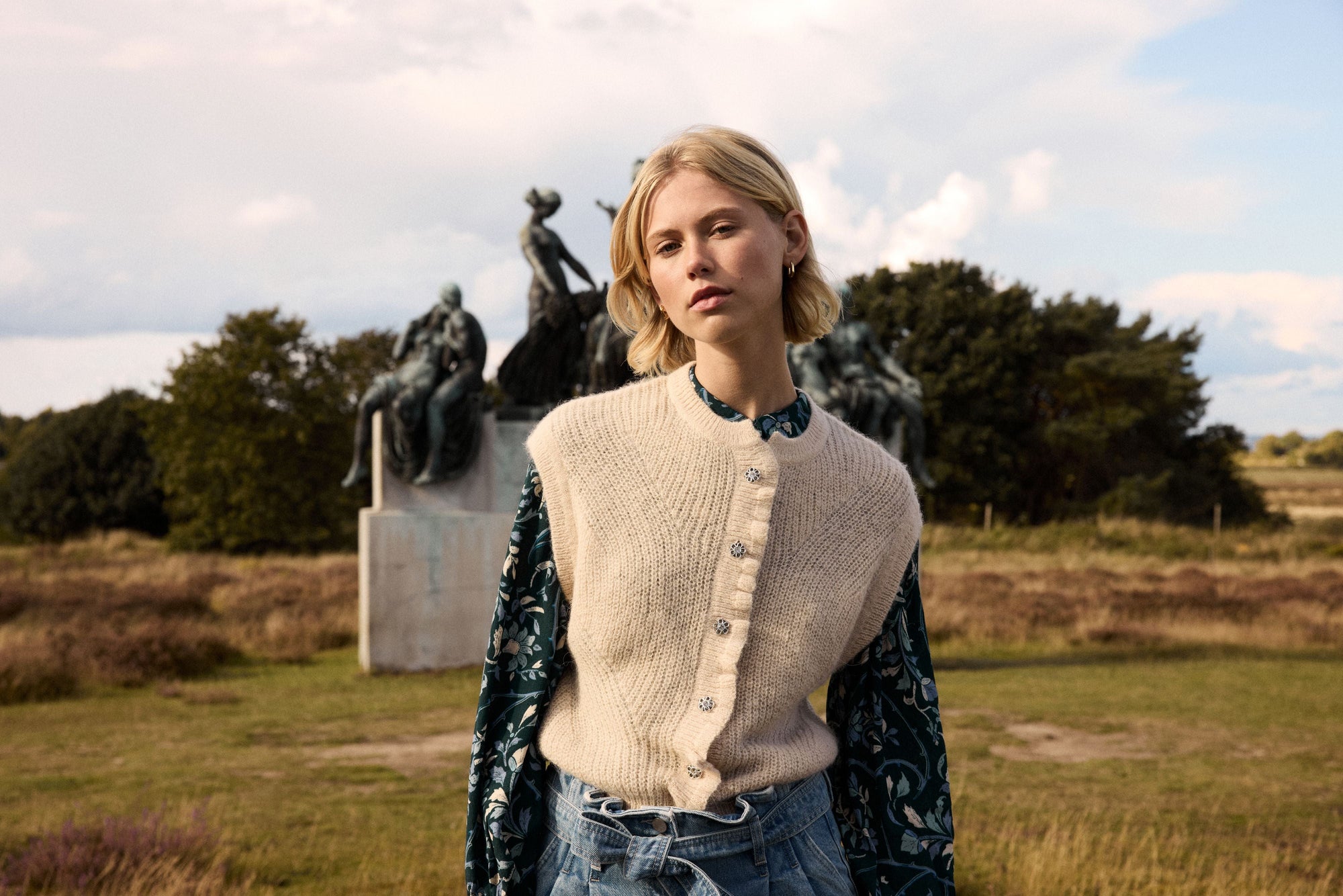 AW25